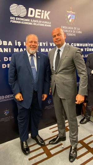 Küba Başbakanı Marrero Cruz ile Gökhan Eşeli